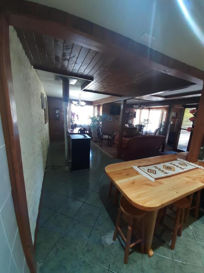 Hostal Victor プコン エクステリア 写真