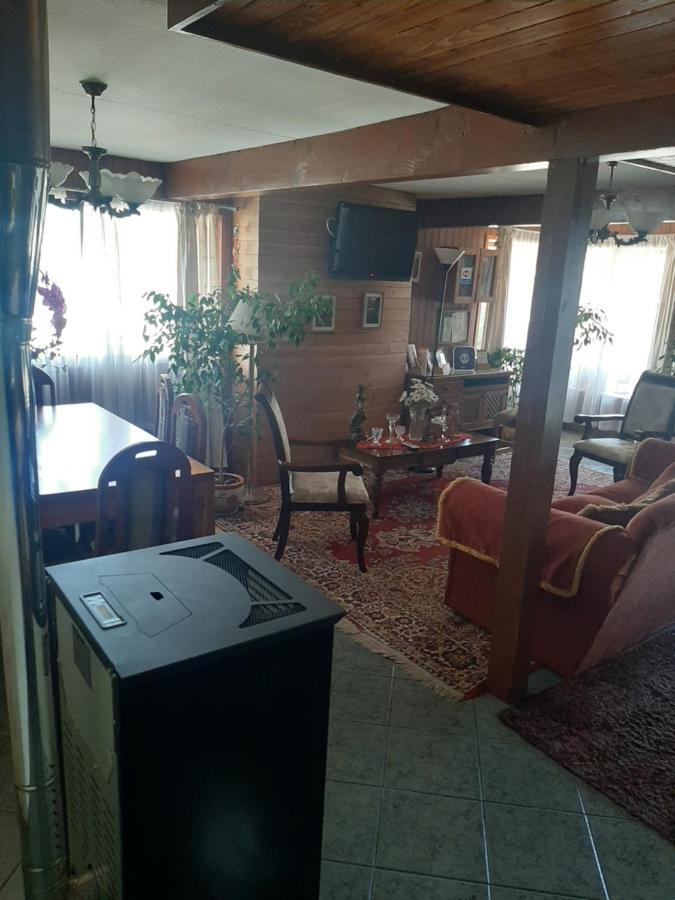 Hostal Victor プコン エクステリア 写真