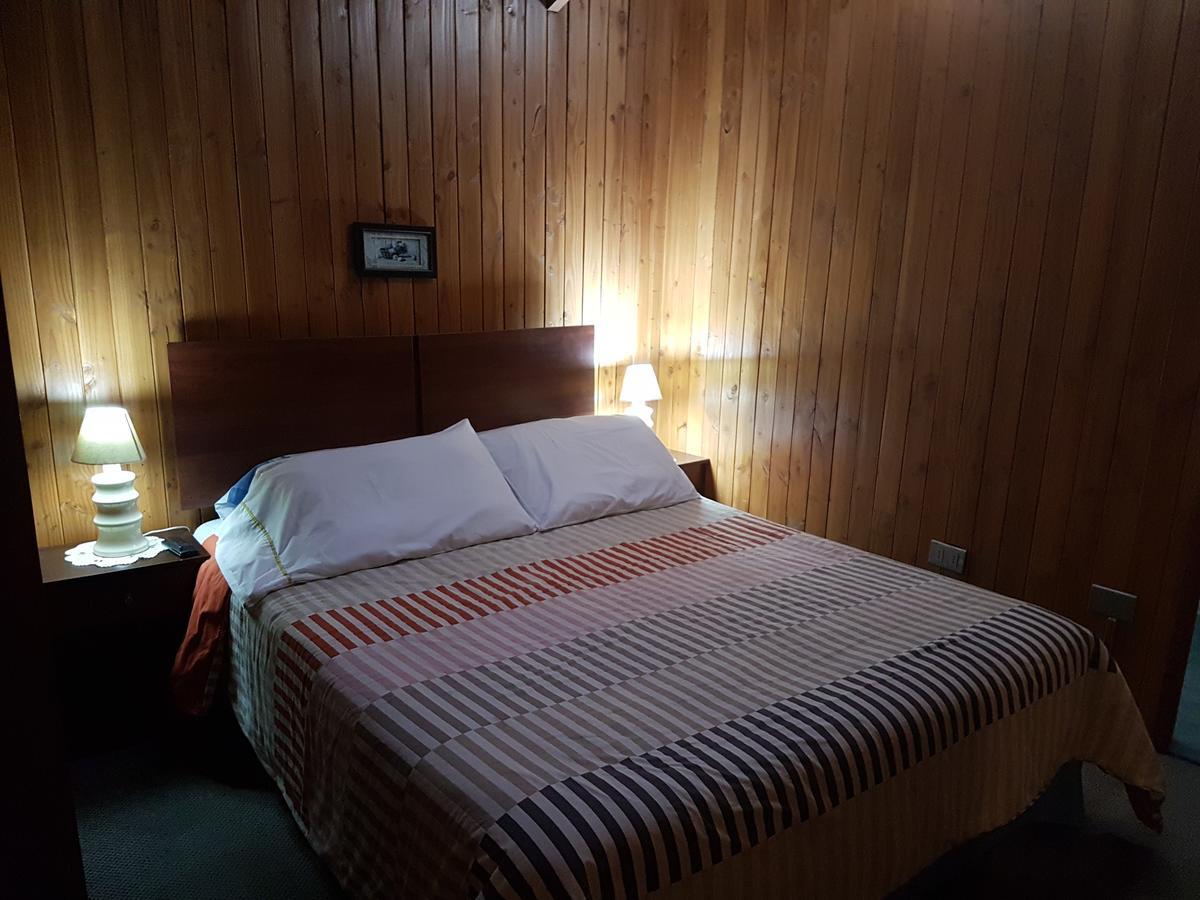 Hostal Victor プコン エクステリア 写真